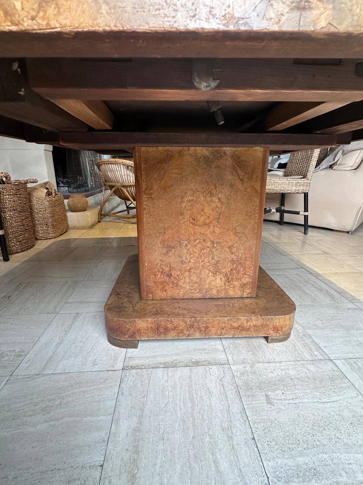 Art Deco table in amboyna burl