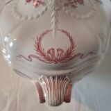 Superb and large English porcelain soup tureen by Minton (19th century)