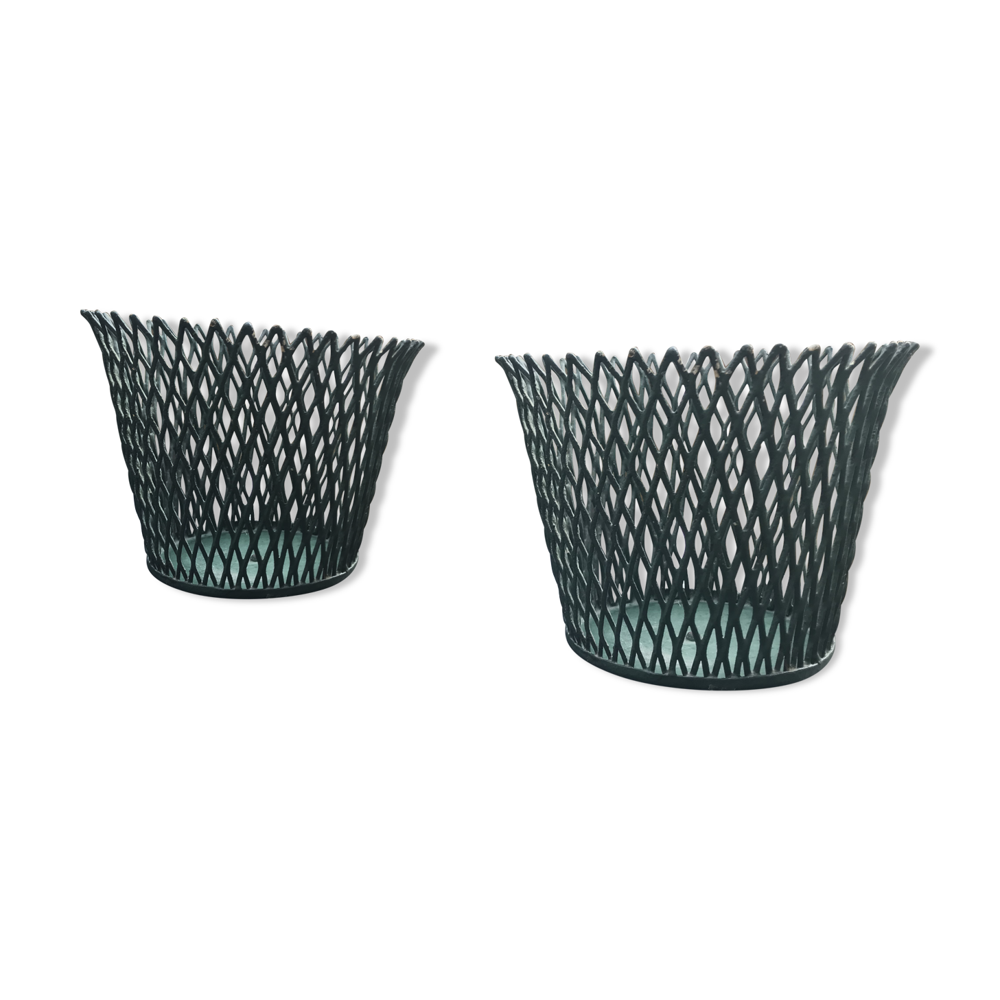 Paire de cache pots en métal vert ajouré par Mathieu Mategot 1950