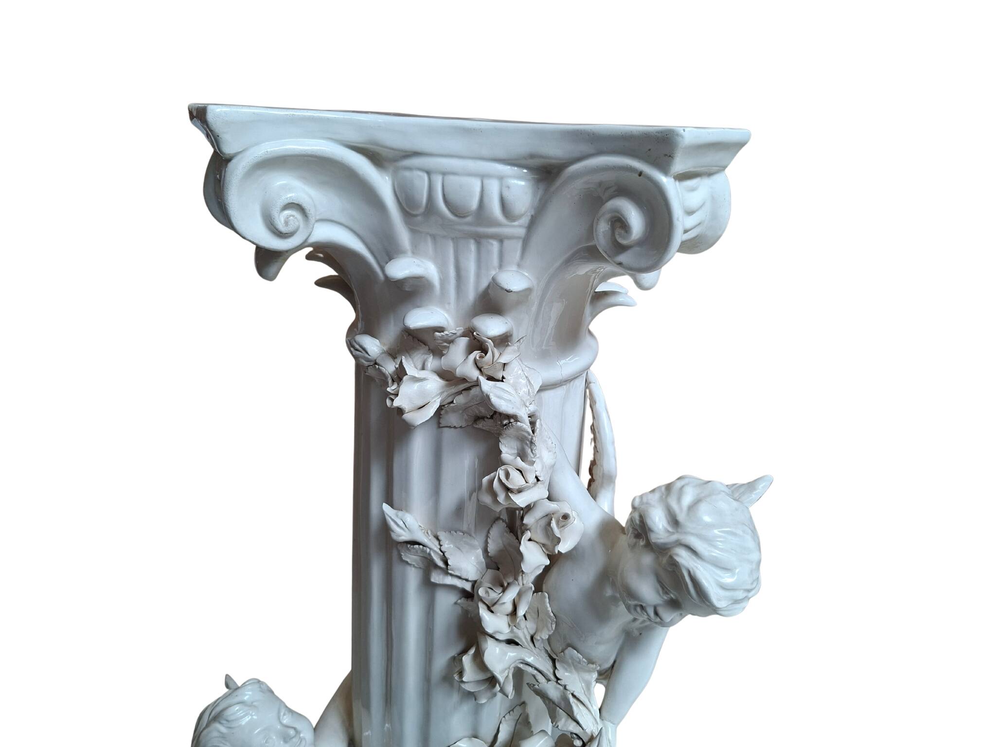 Elegante Colonna con Angeli in Ceramica – Stile Neo-Barocco (Anni '80)