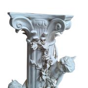 Elegante Colonna con Angeli in Ceramica – Stile Neo-Barocco (Anni '80)