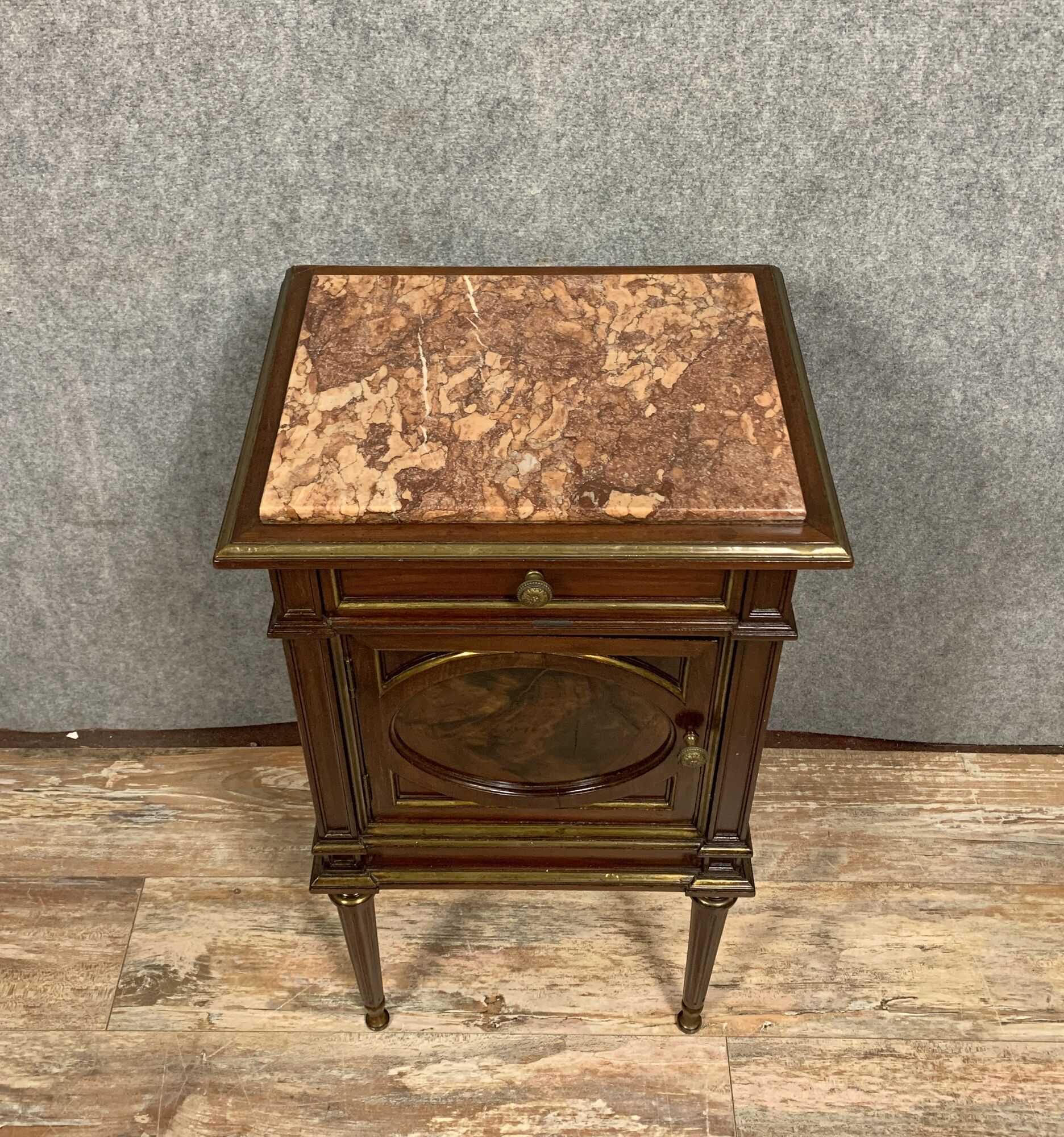 Louis XVI Parisienne bedside table in mahogany and golden copper rushes around 1850