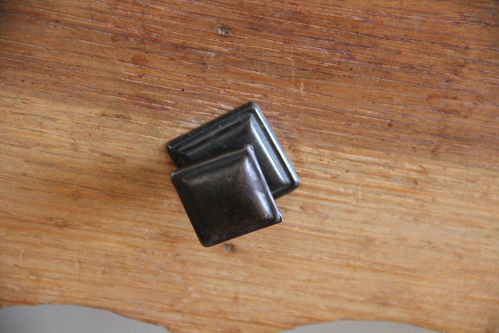 Table d'appoint avec rangement en chêne