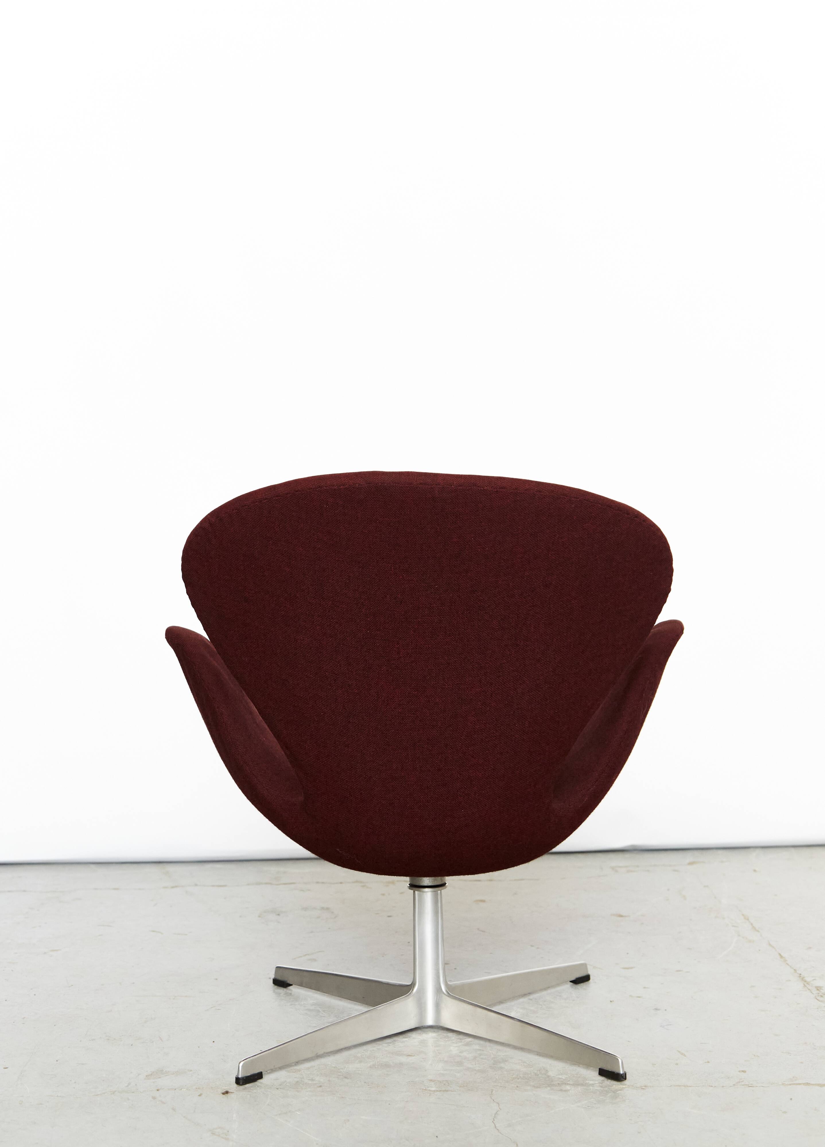 Arne Jacobsen Swan Chair for Fritz Hansen