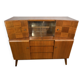 Buffet haut rétro vintage en teck du milieu du siècle par Beautility (1960) Design saisissant