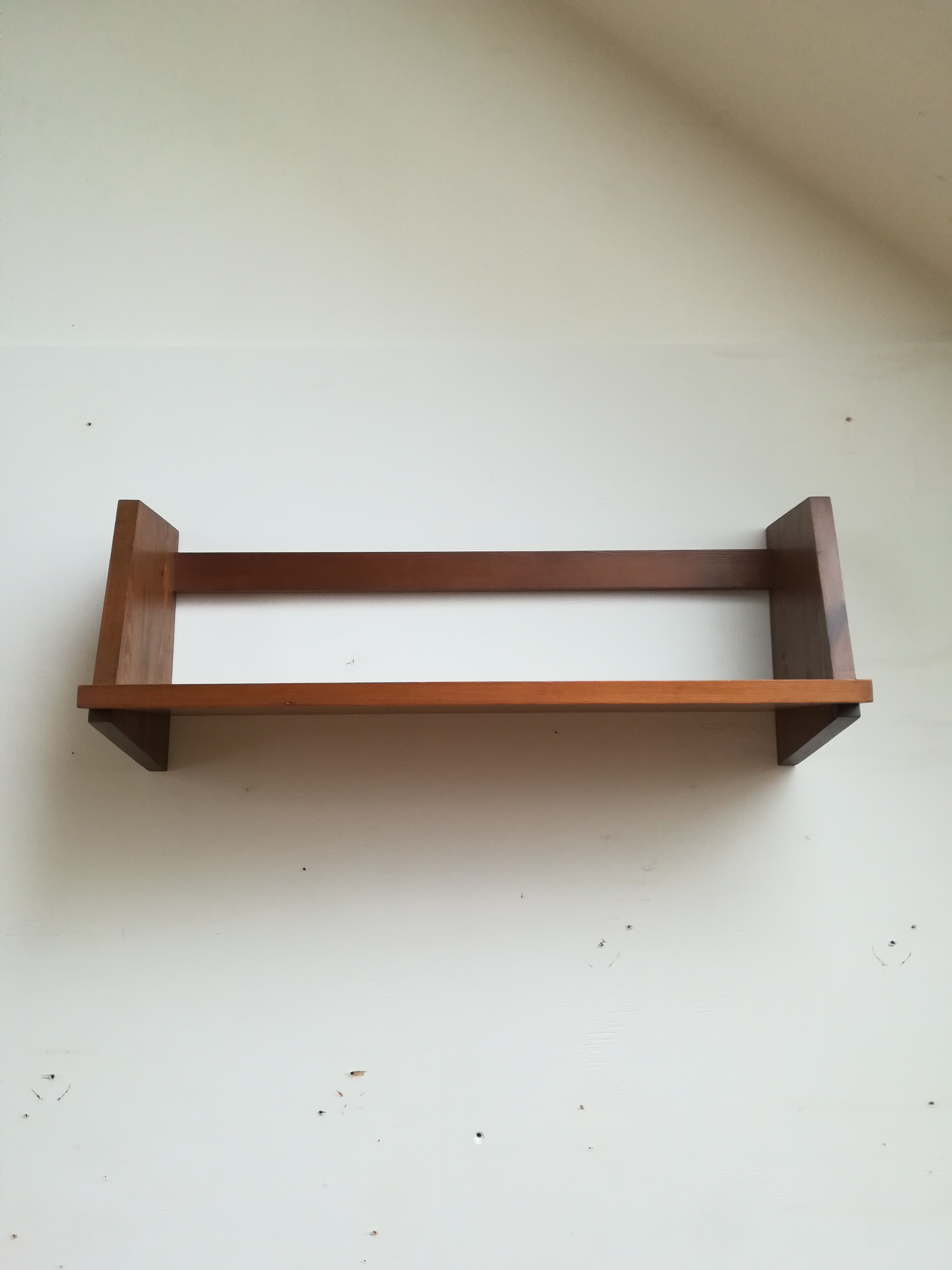 Wall shelf