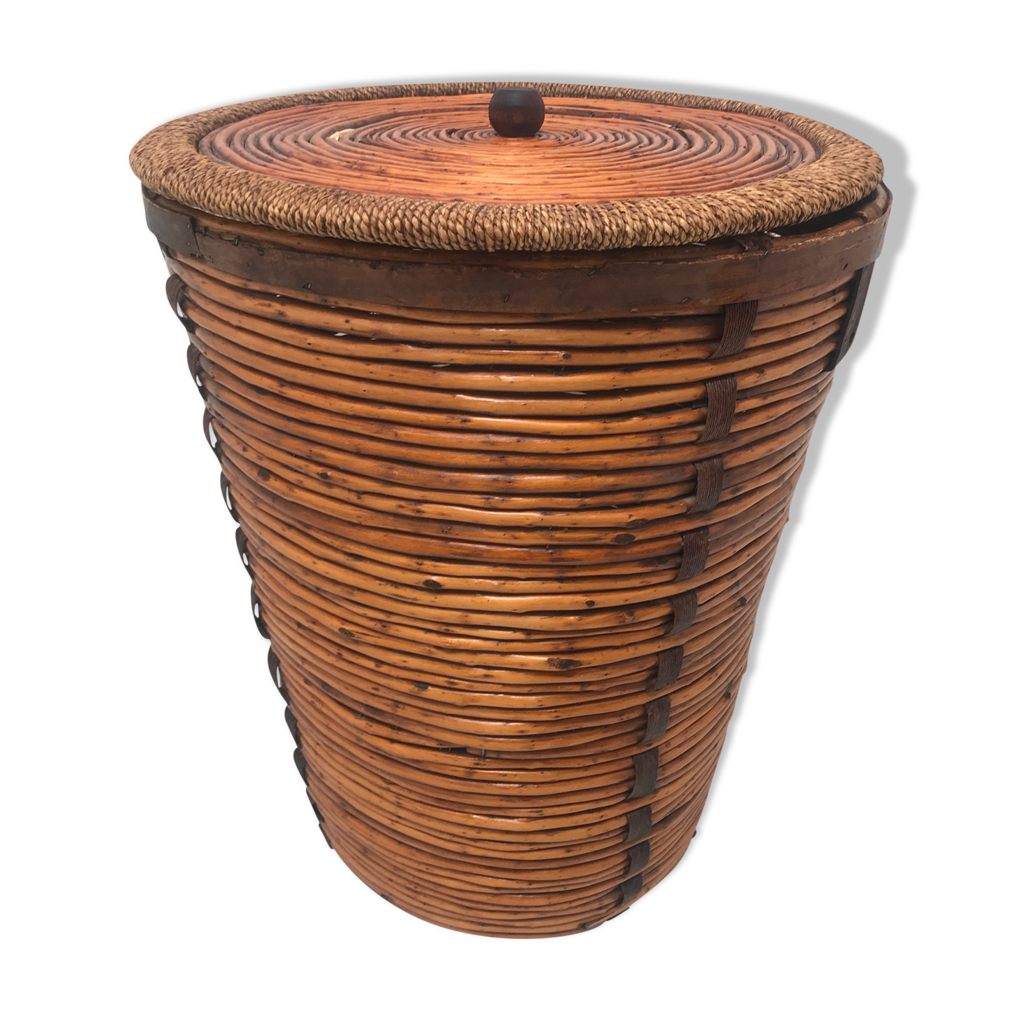 Vintage high-capacity rattan linen basket