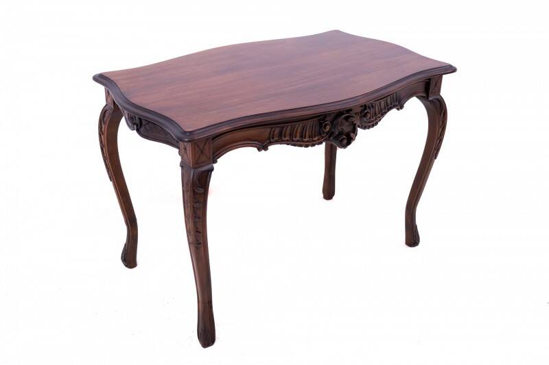 Table en noyer antique datant d'environ 1880, France. Après rénovation.