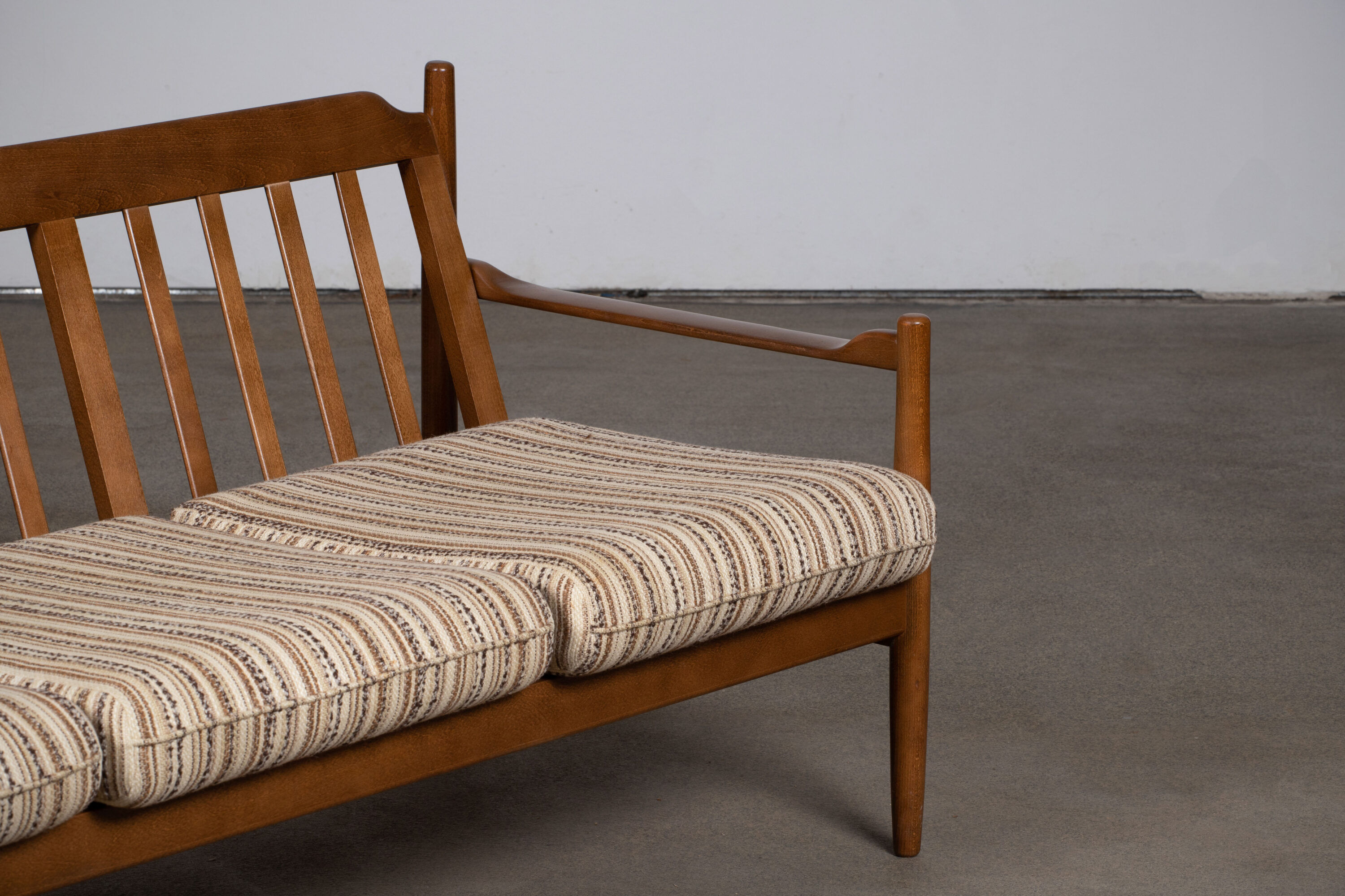 Vintage scandinavian sofa – 182 cm