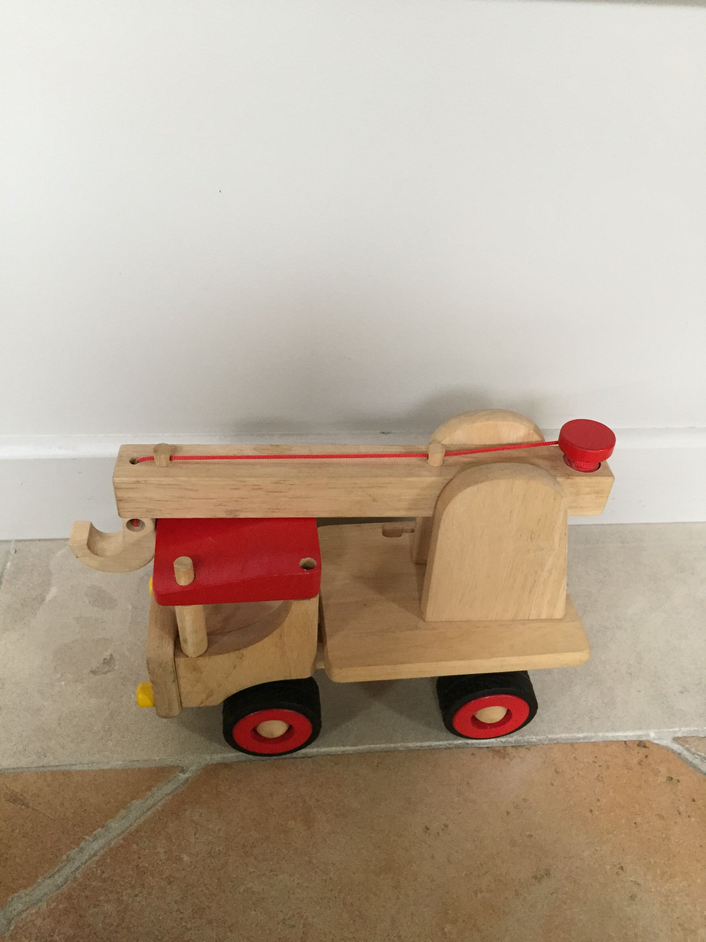 Truck solid wooden crane with lift arm