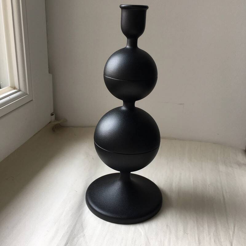 2 black metal ball candle holders 23.5 cm