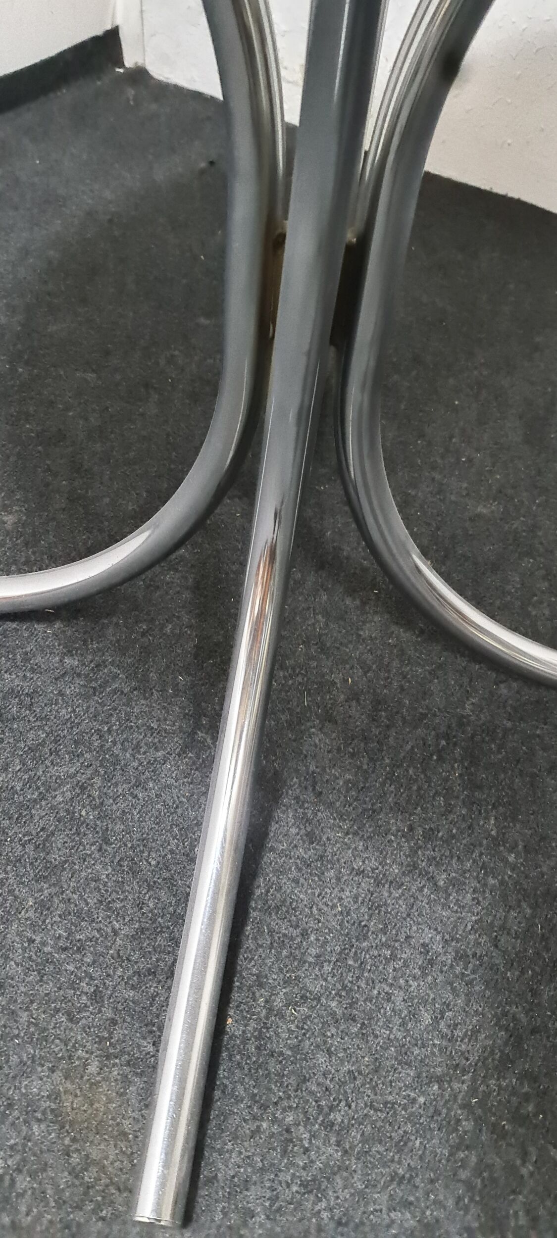 Vintage round white dining table