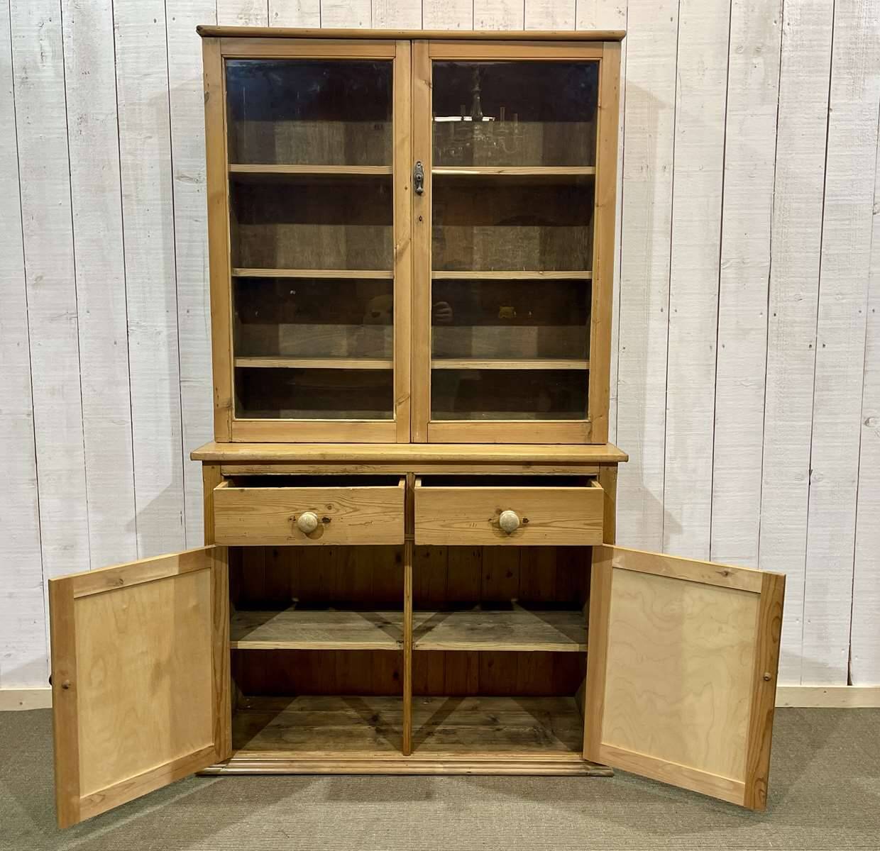 English 2-body sideboard in fir from the early 20th century