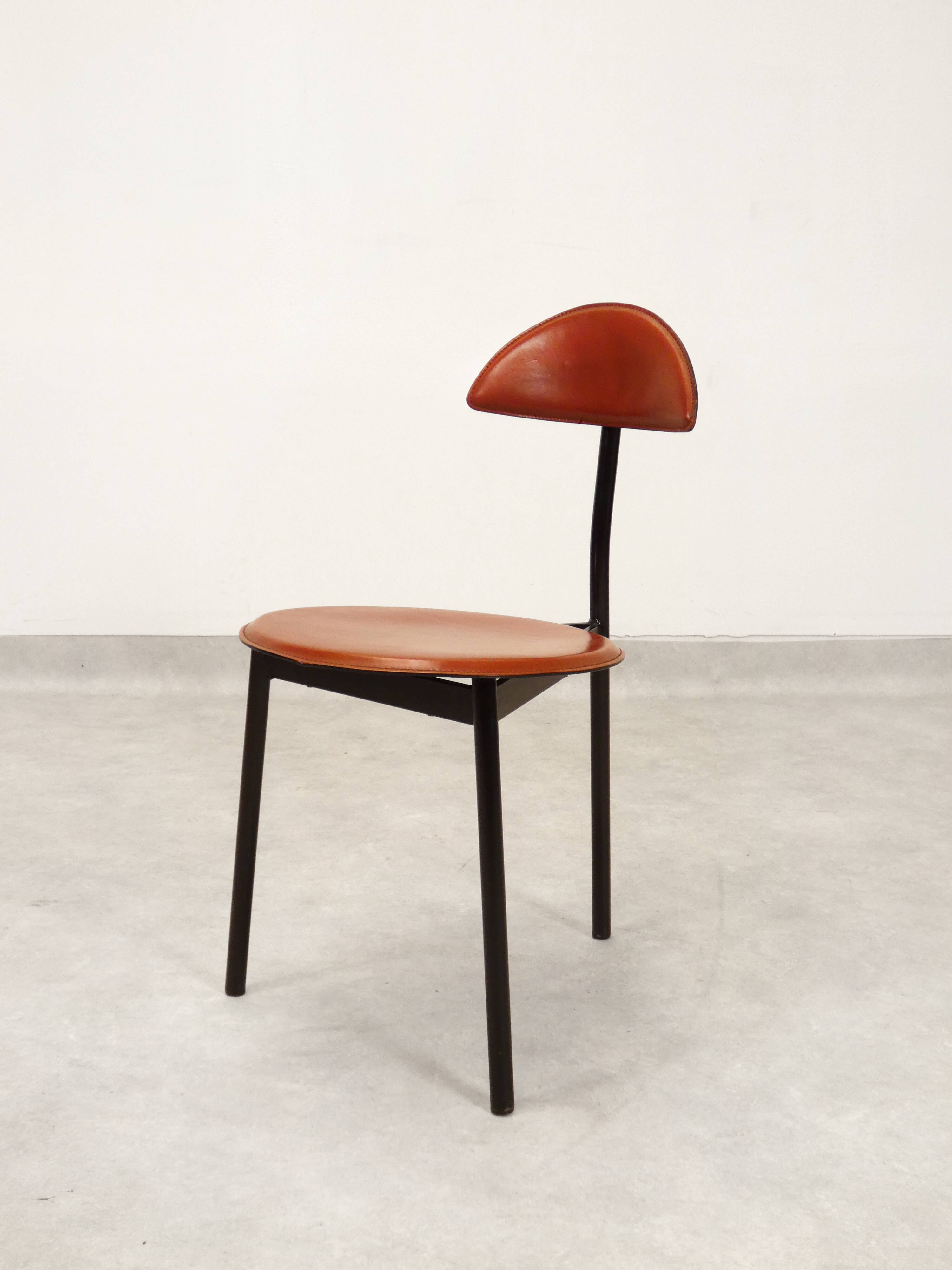 Set of 5 Linea Veam leather tripod chairs