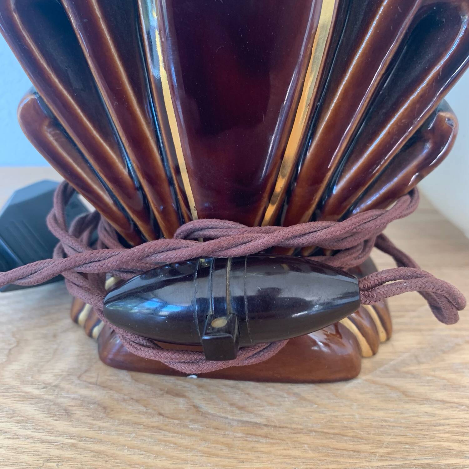 ▪️Art Deco Ceramic and Globe Lamp Stylized Shell Brown and Gold