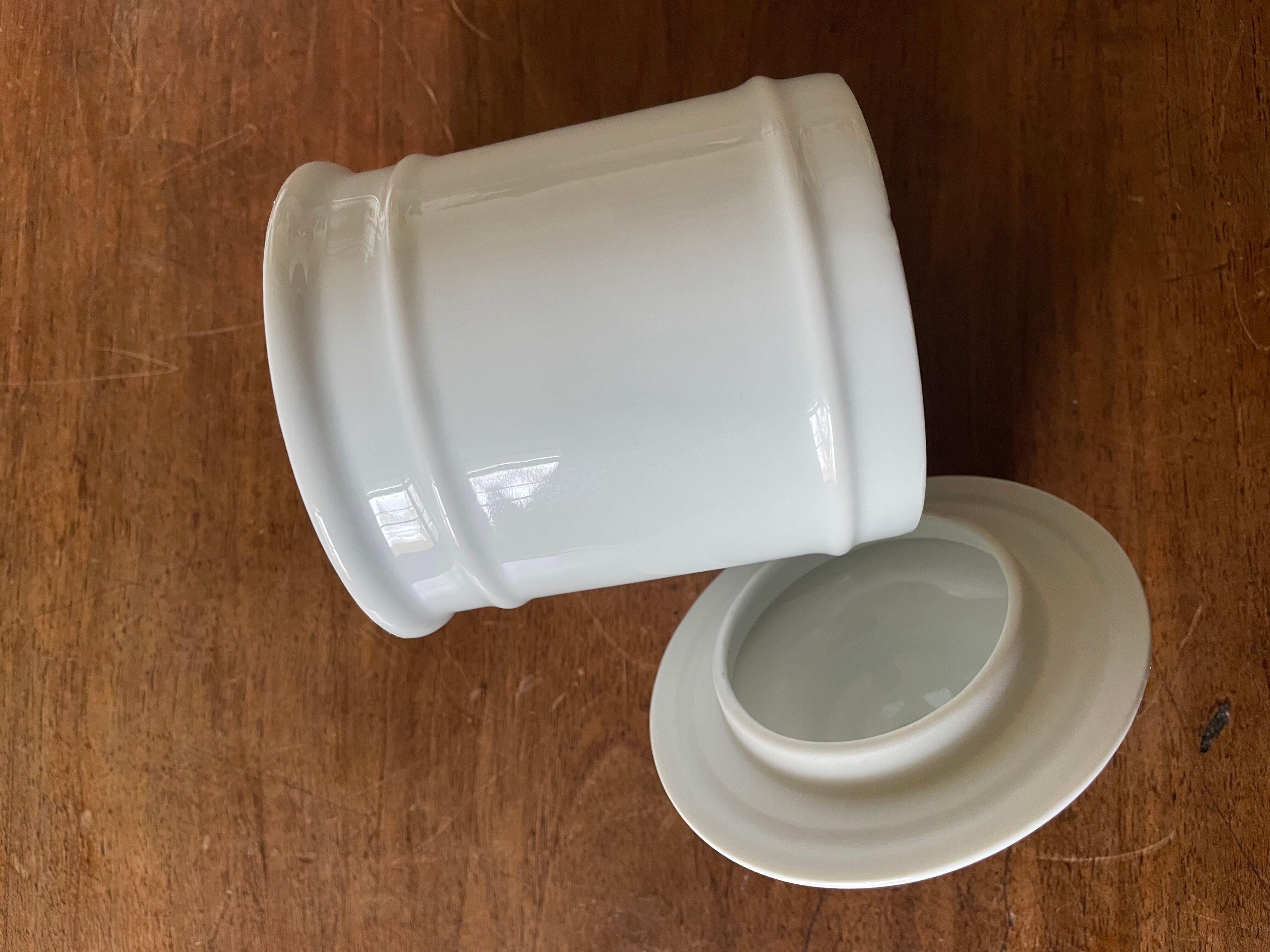 Apothecary pot in white Limoges porcelain