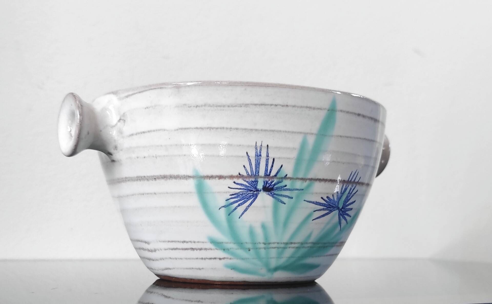 Earthenware bowl with handles in handmade ceramic