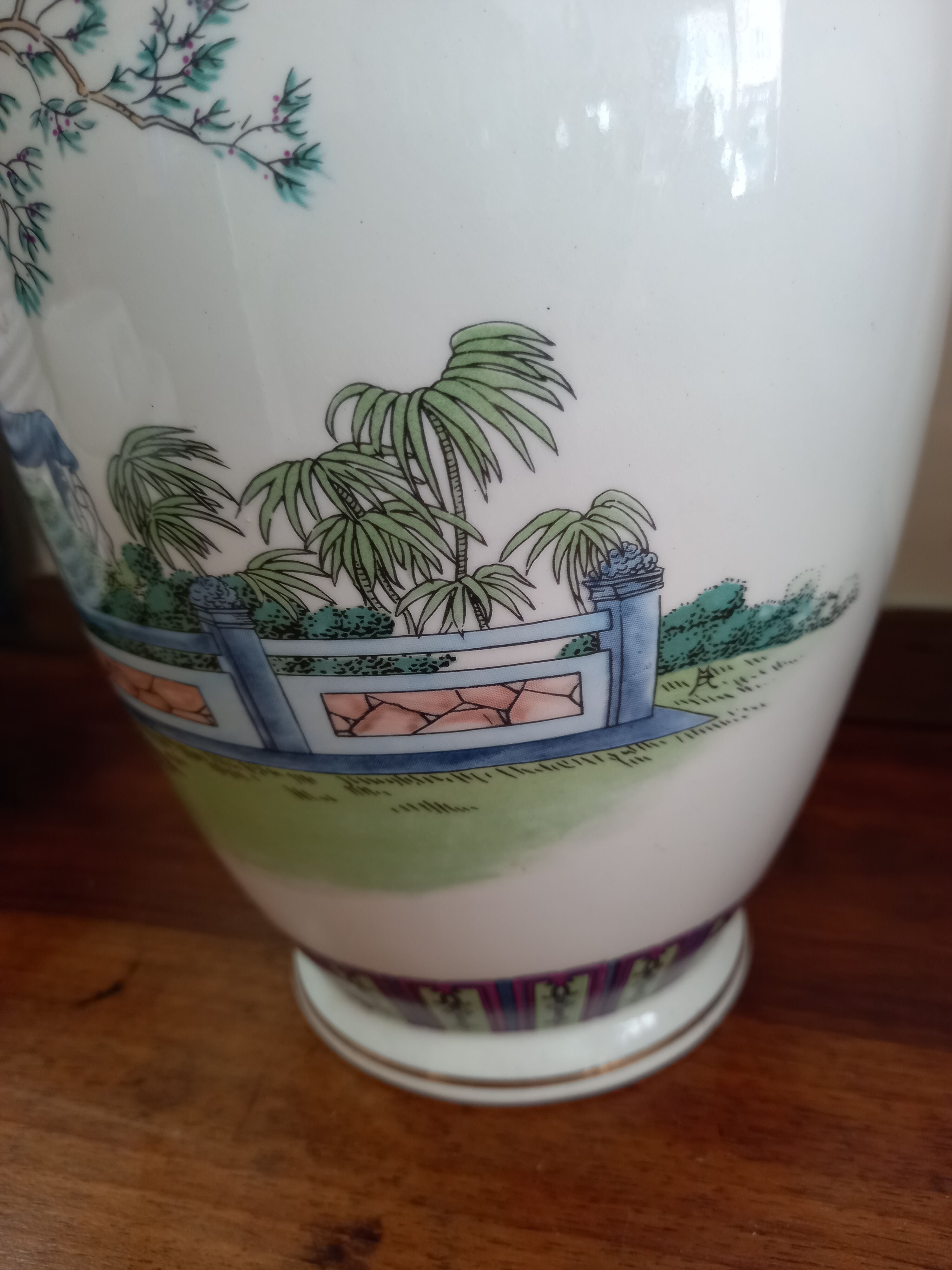 Pair of Chinese vase