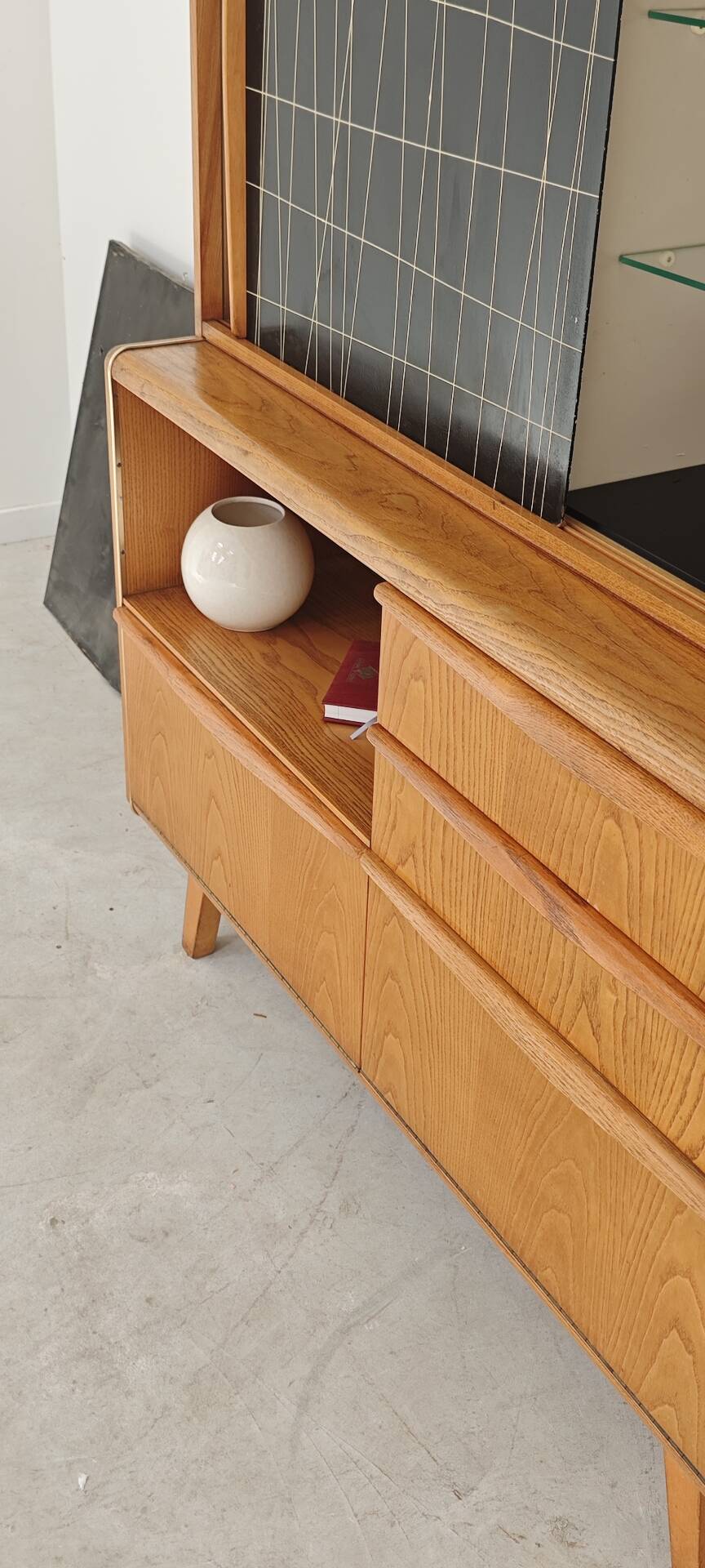 High buffet / Sideboard U 372 / 386 by B Landsman and H Nepozytek 60