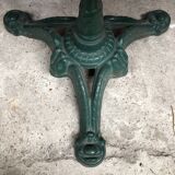 Bistro pedestal table