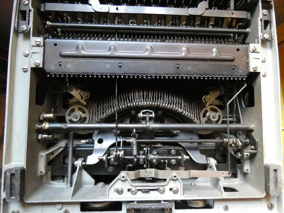 Remington brand typewriter travel riter deluxe