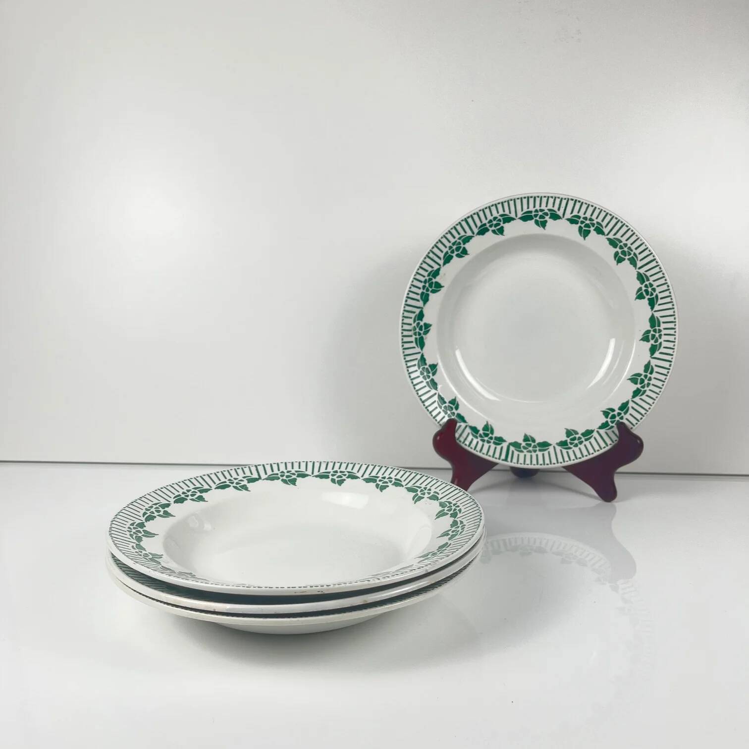 Set of 4 deep plates "Pedro", Sarreguemines, first half of the 20th century.