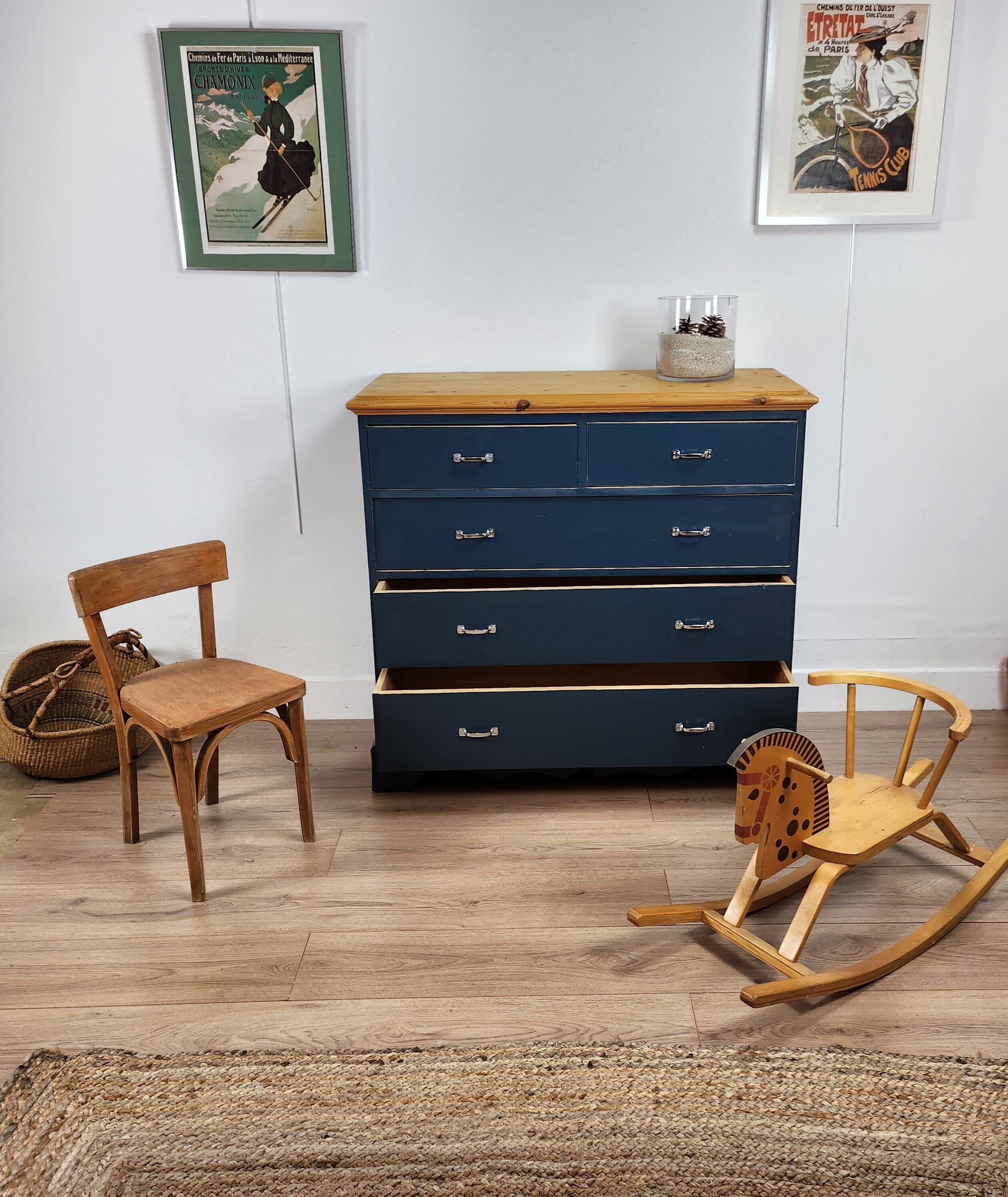 Dressing table