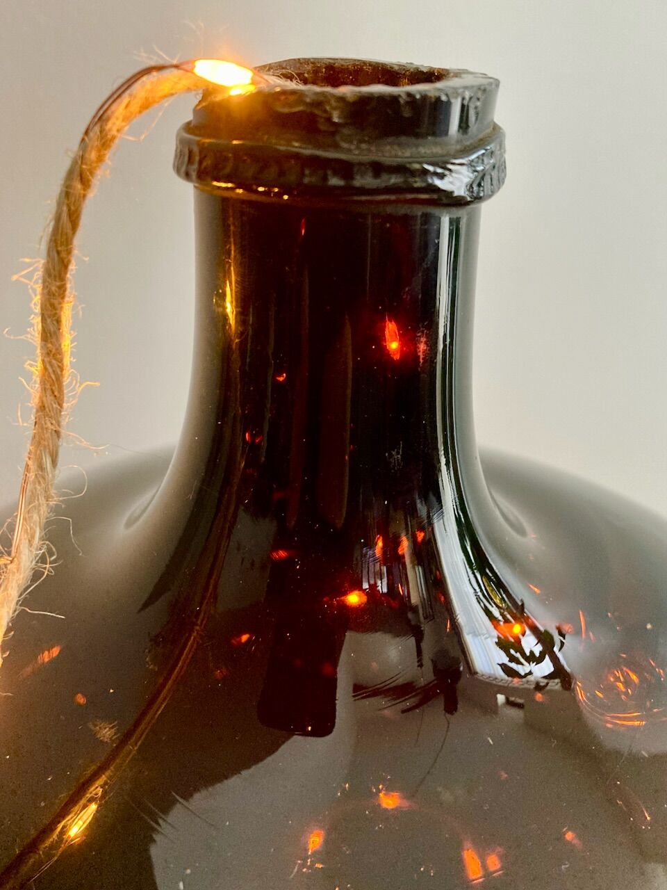 Lady Jeanne Amber Old