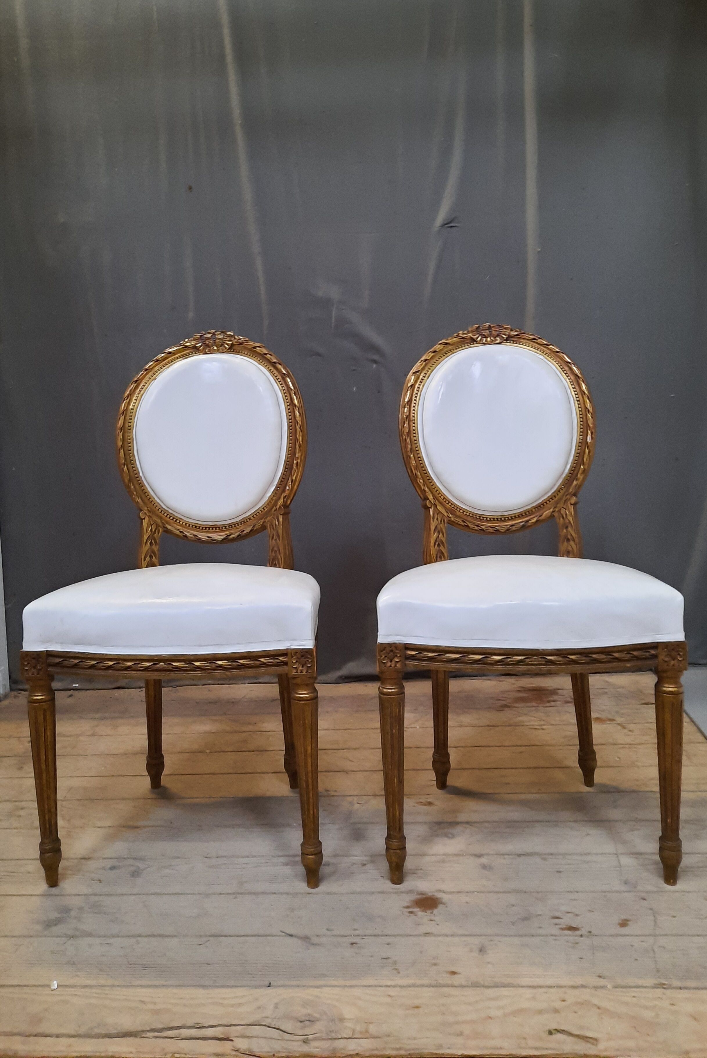 Louis XVI living room in gilded wood