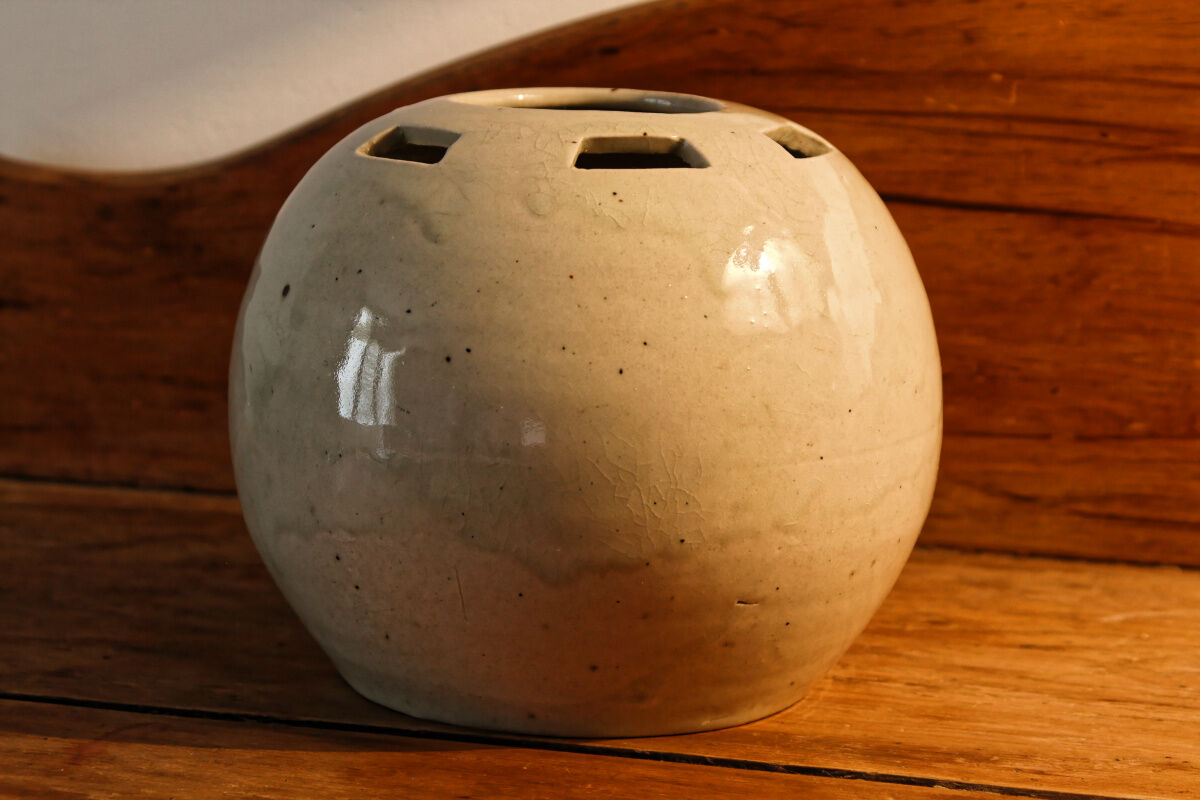 Openwork ball vase, Betzy Augeron