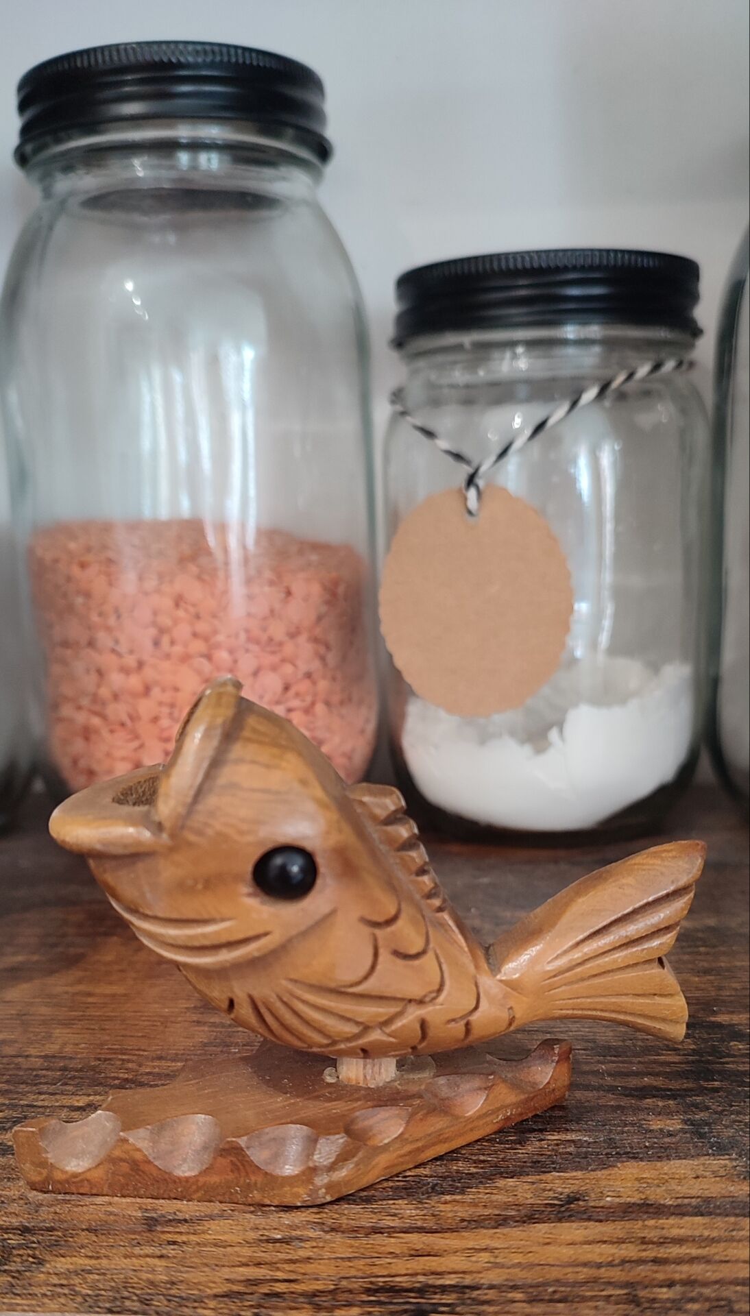 Duo de poissons porte-cure-dents vintage en bois sculpté