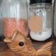 Duo de poissons porte-cure-dents vintage en bois sculpté
