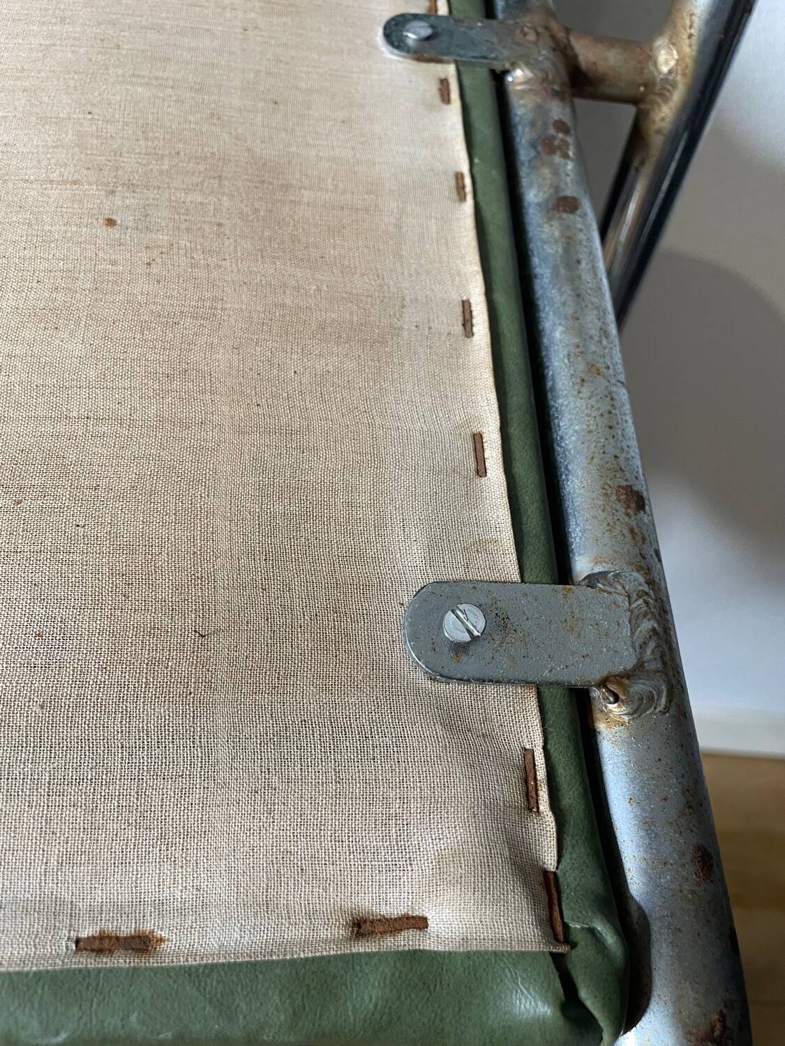 Paire de fauteuils métal chromé vintage année 60/70
