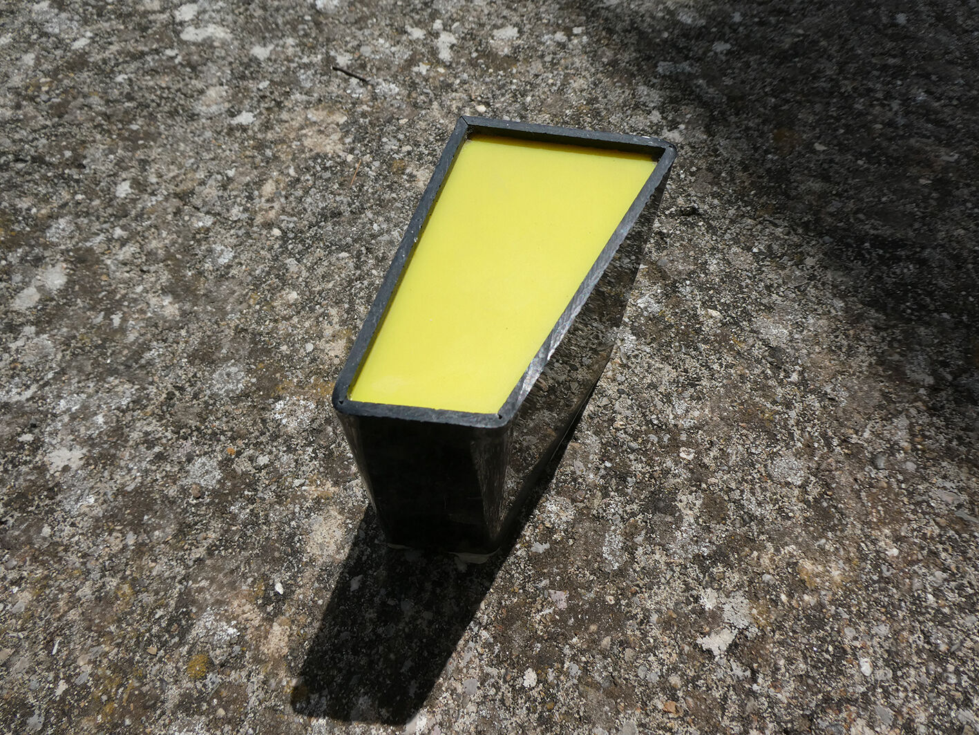 Yellow and black industrial sign apostrophe