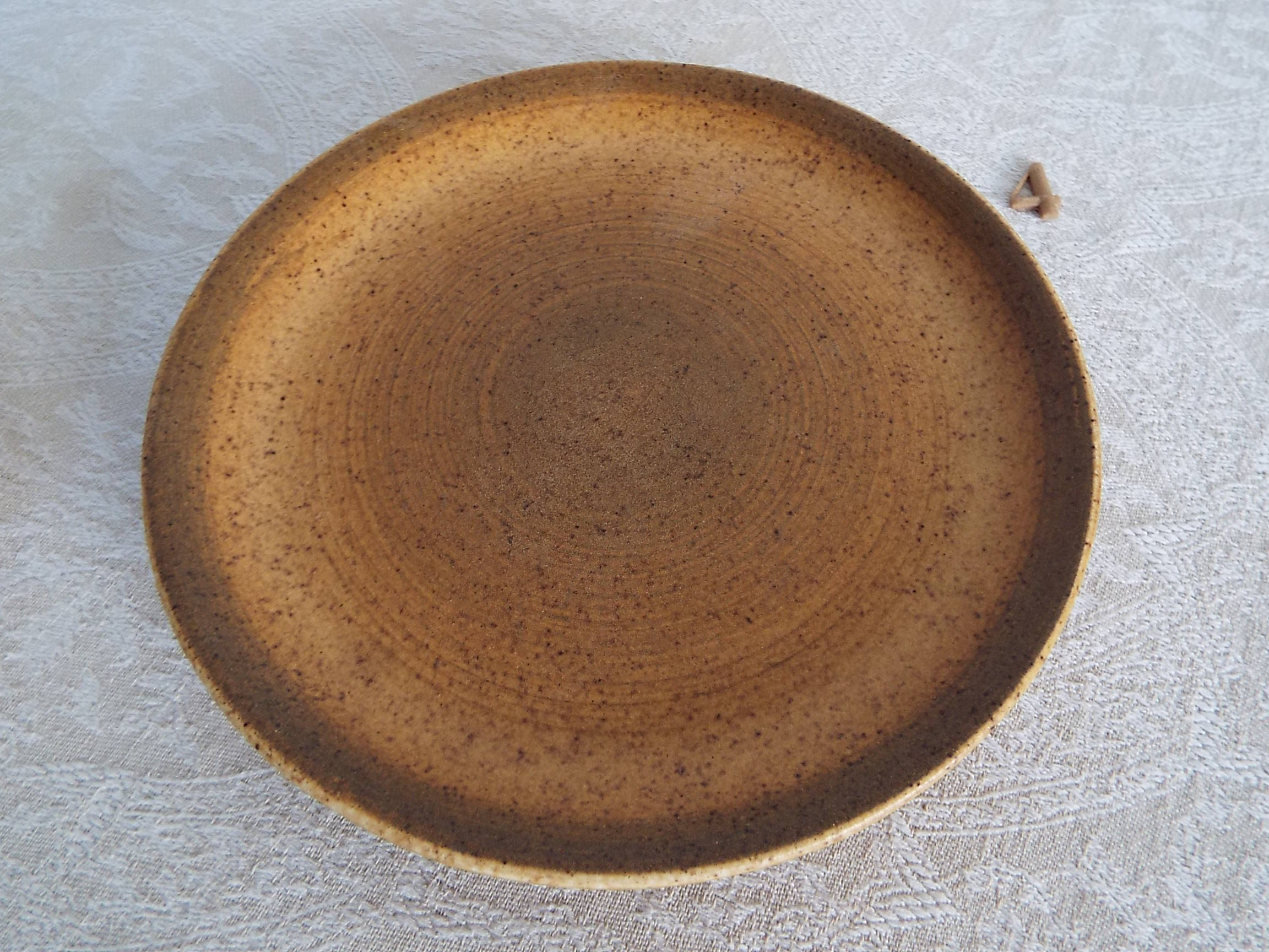 6 Longchamp stoneware dessert plates