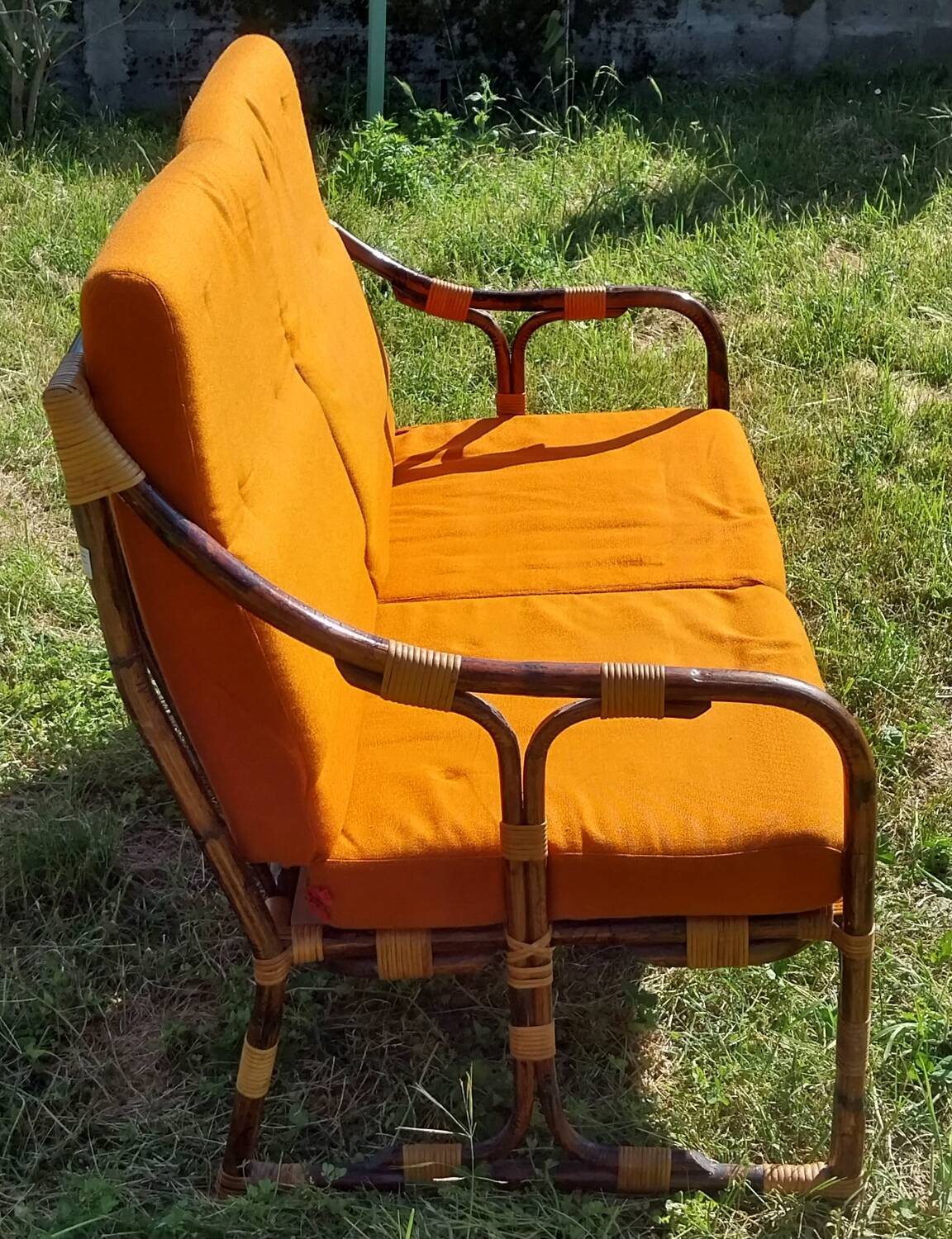 2-seater bamboo bench