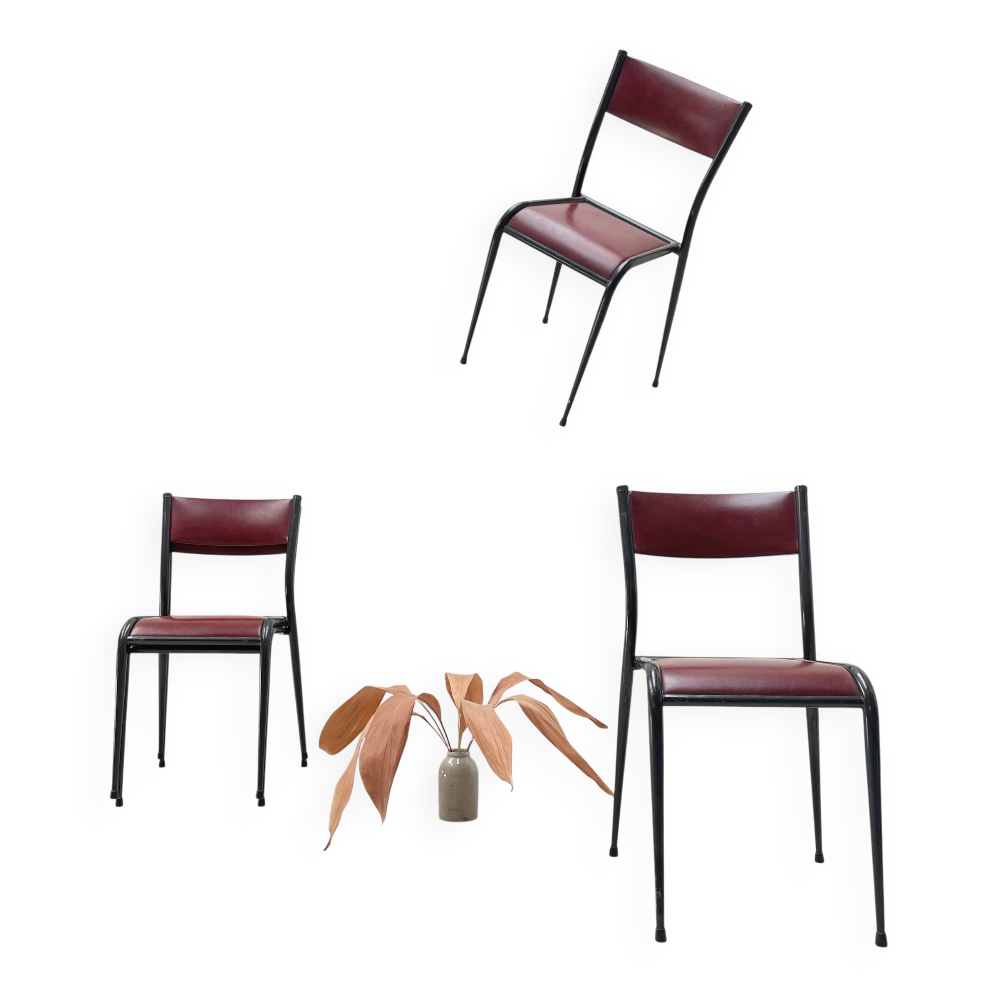 Suite de 4 chaises vintage Mullca 510.
