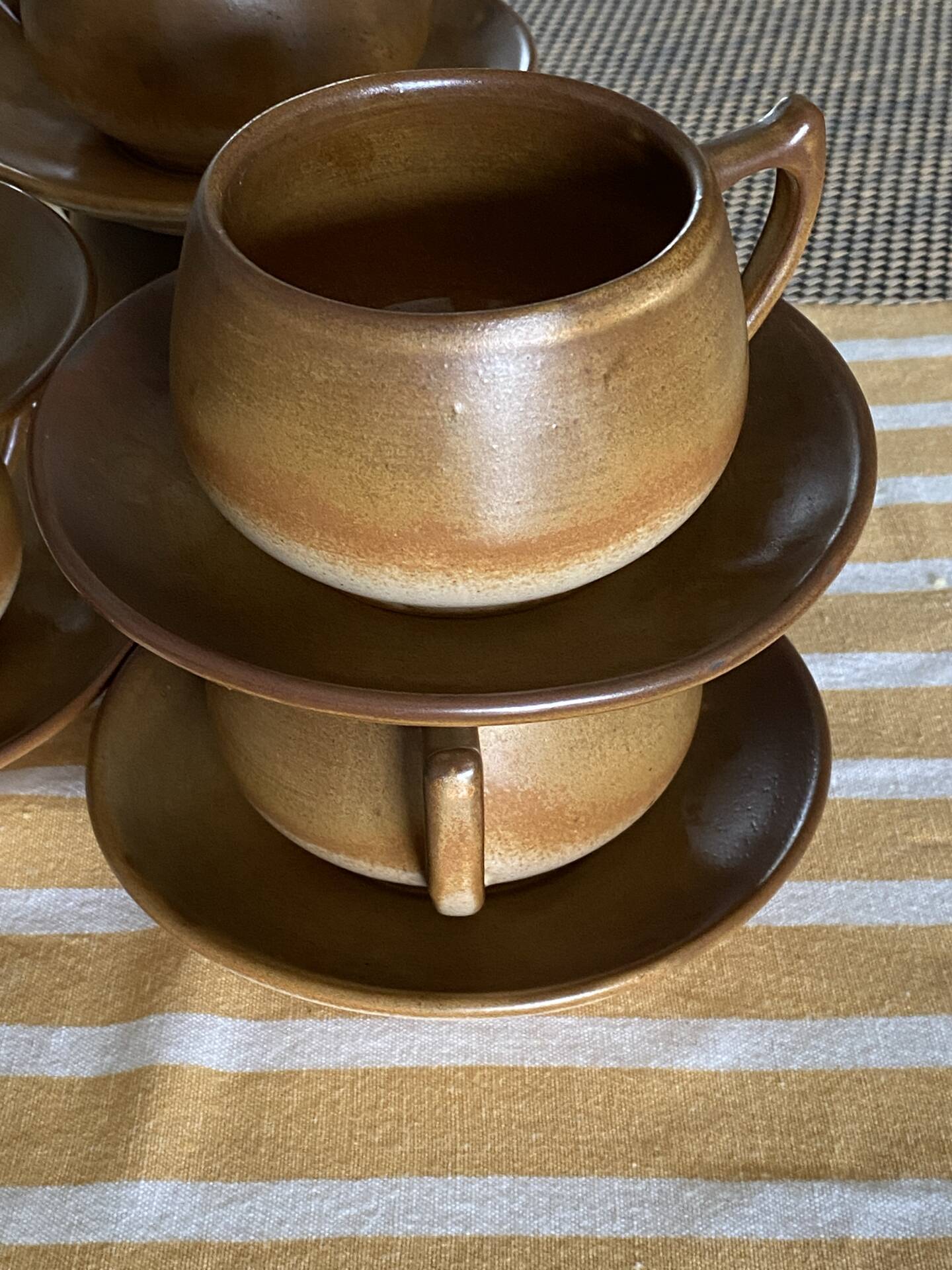 service of 6 cups and saucers HB Henriot Quimper France
