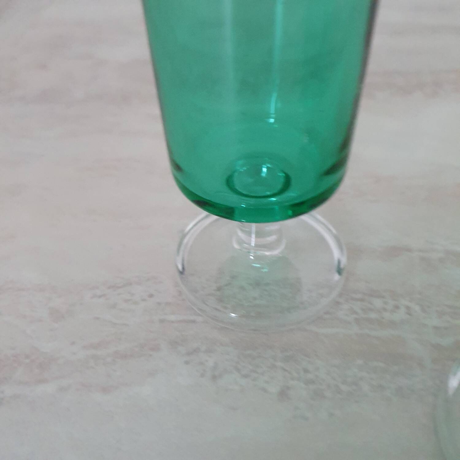 Set of 4 green flutes, Cavalier model, by Luminarc
