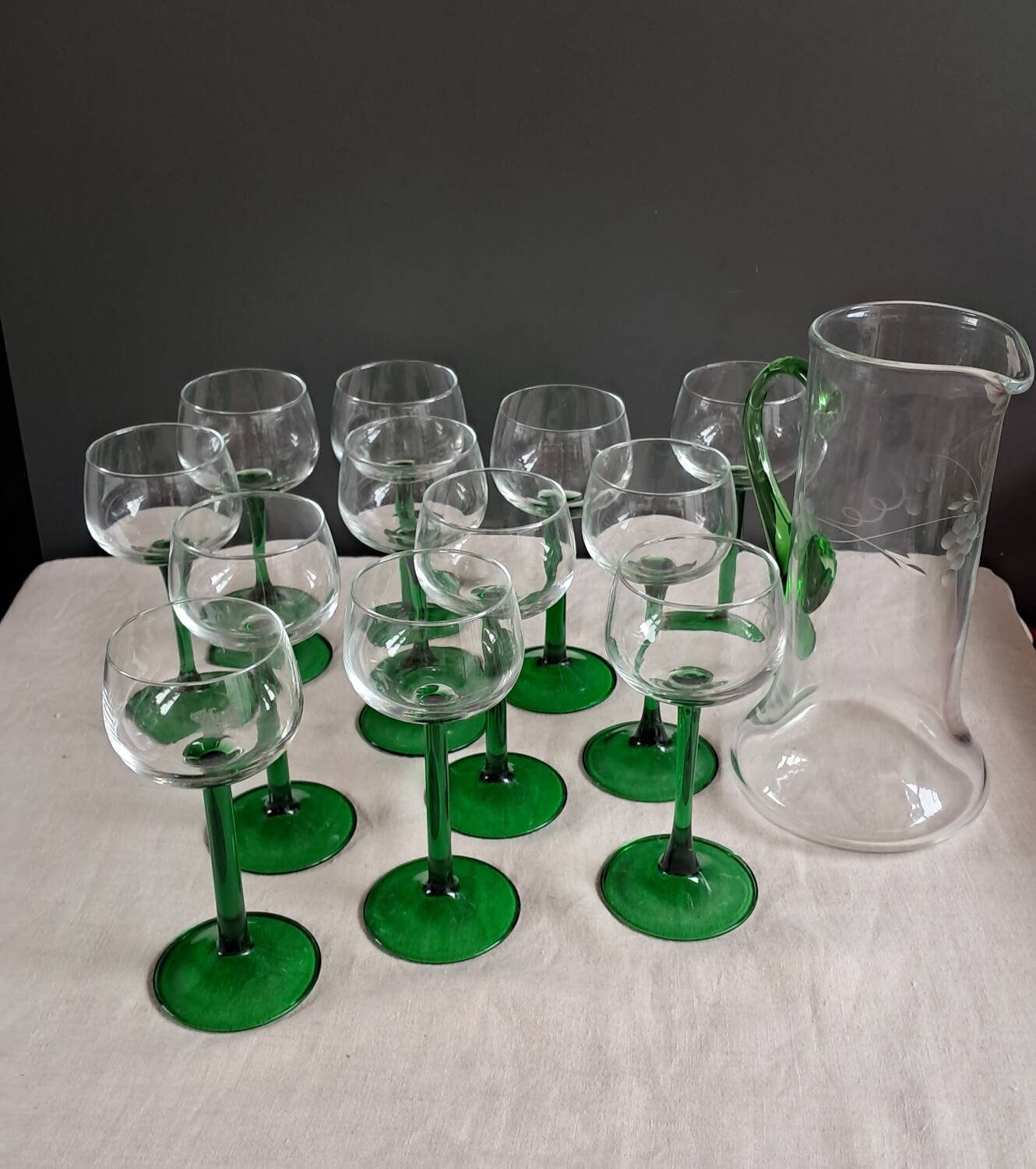 Carafe and balloon glasses for Alsace wine