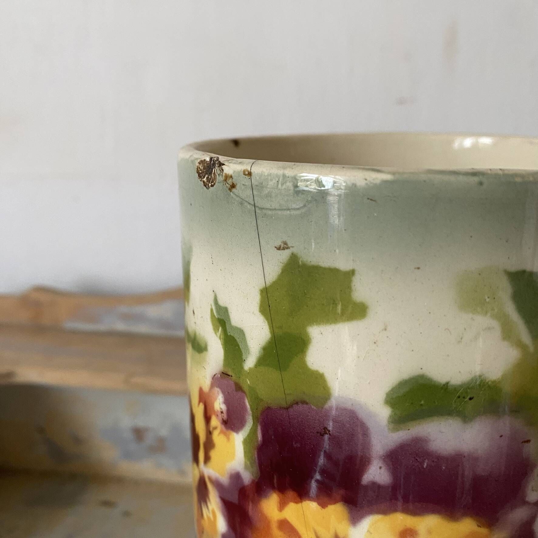 Large tubular vase in Choisy-le-Roi earthenware, decorated with pansies.