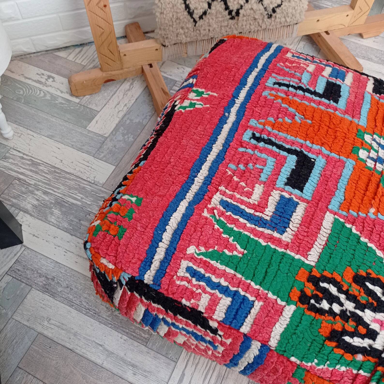 Handmade Berber pouf in wool 60 X 60 X 20 CM