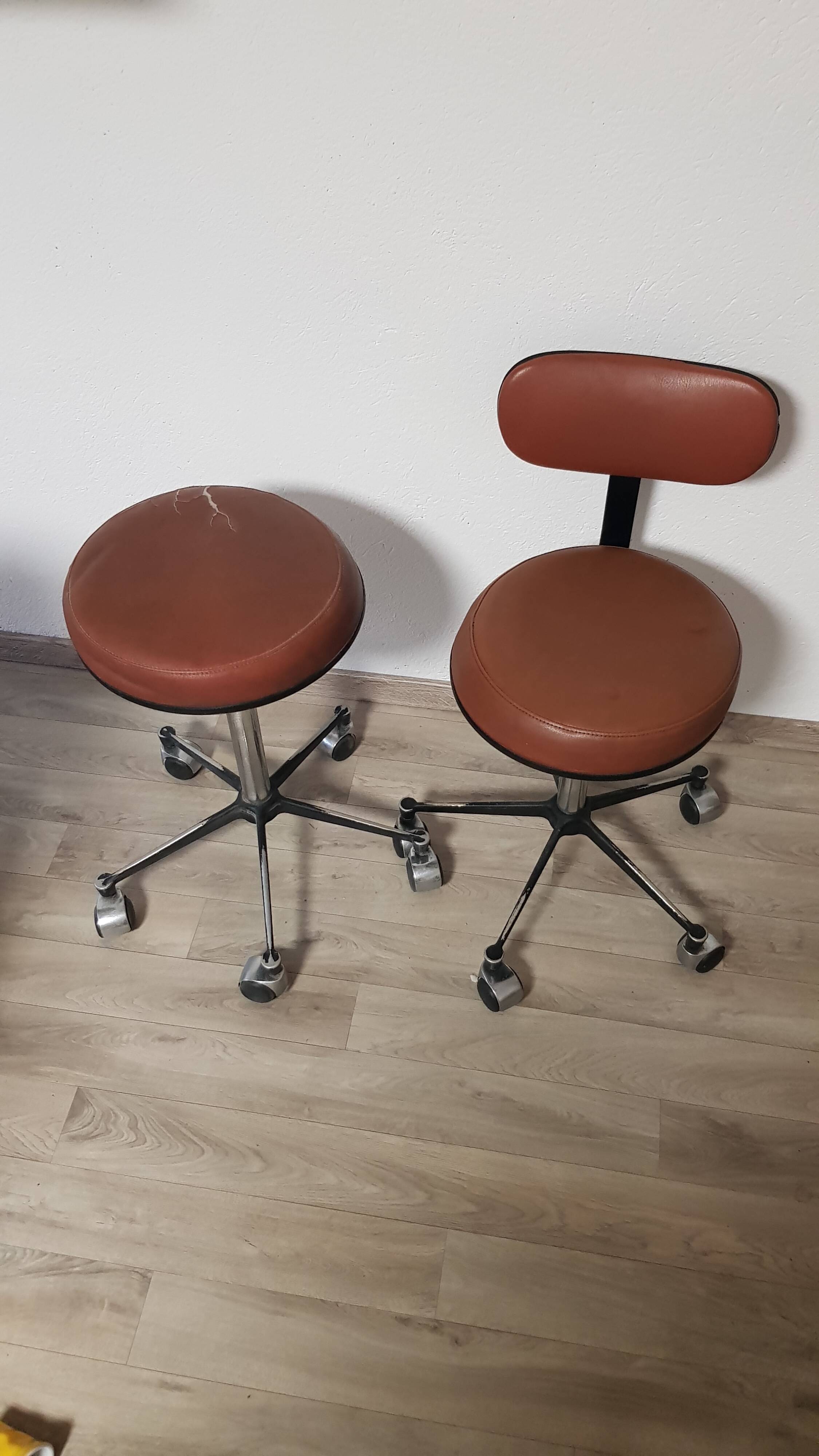 Lot de 2 tabourets vintage