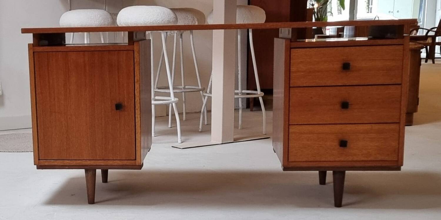 Bureau du milieu du siècle