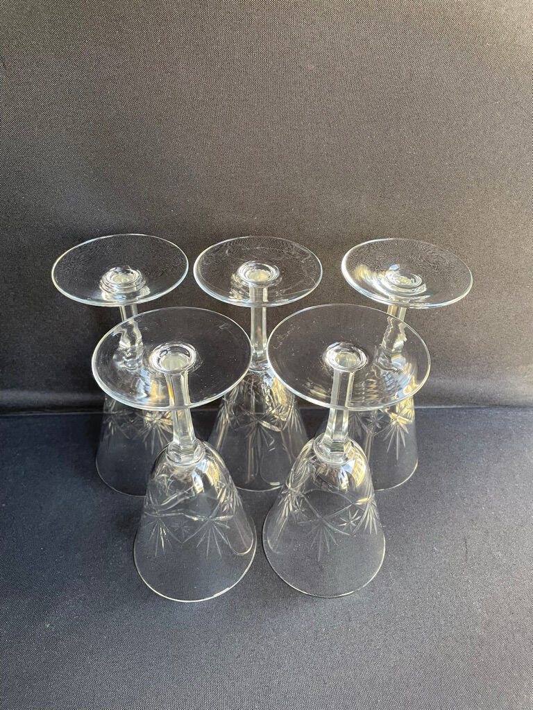 Large wine glasses (5) - Art Deco - Blown and cut crystal