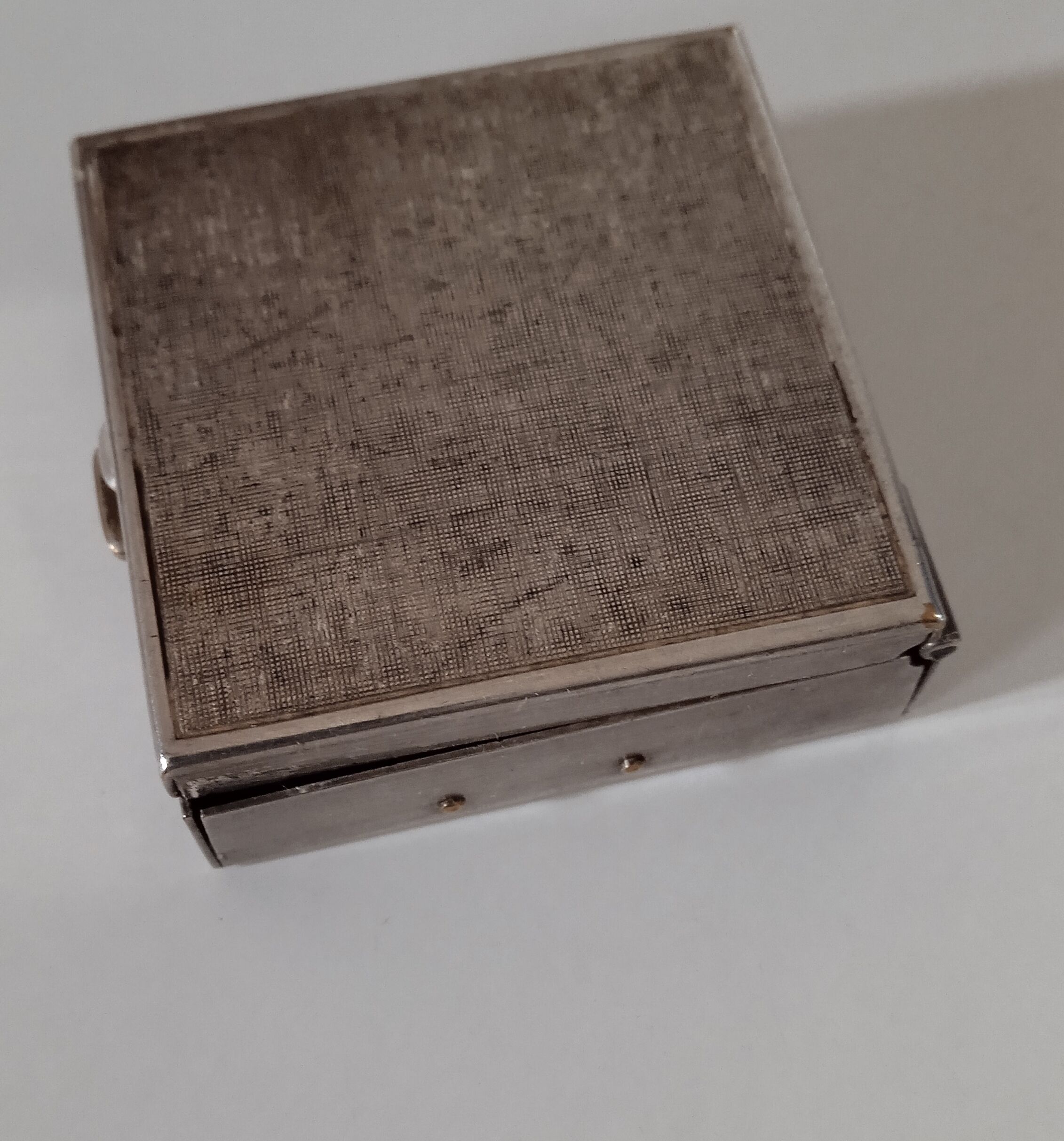 Silver metal pocket ashtray