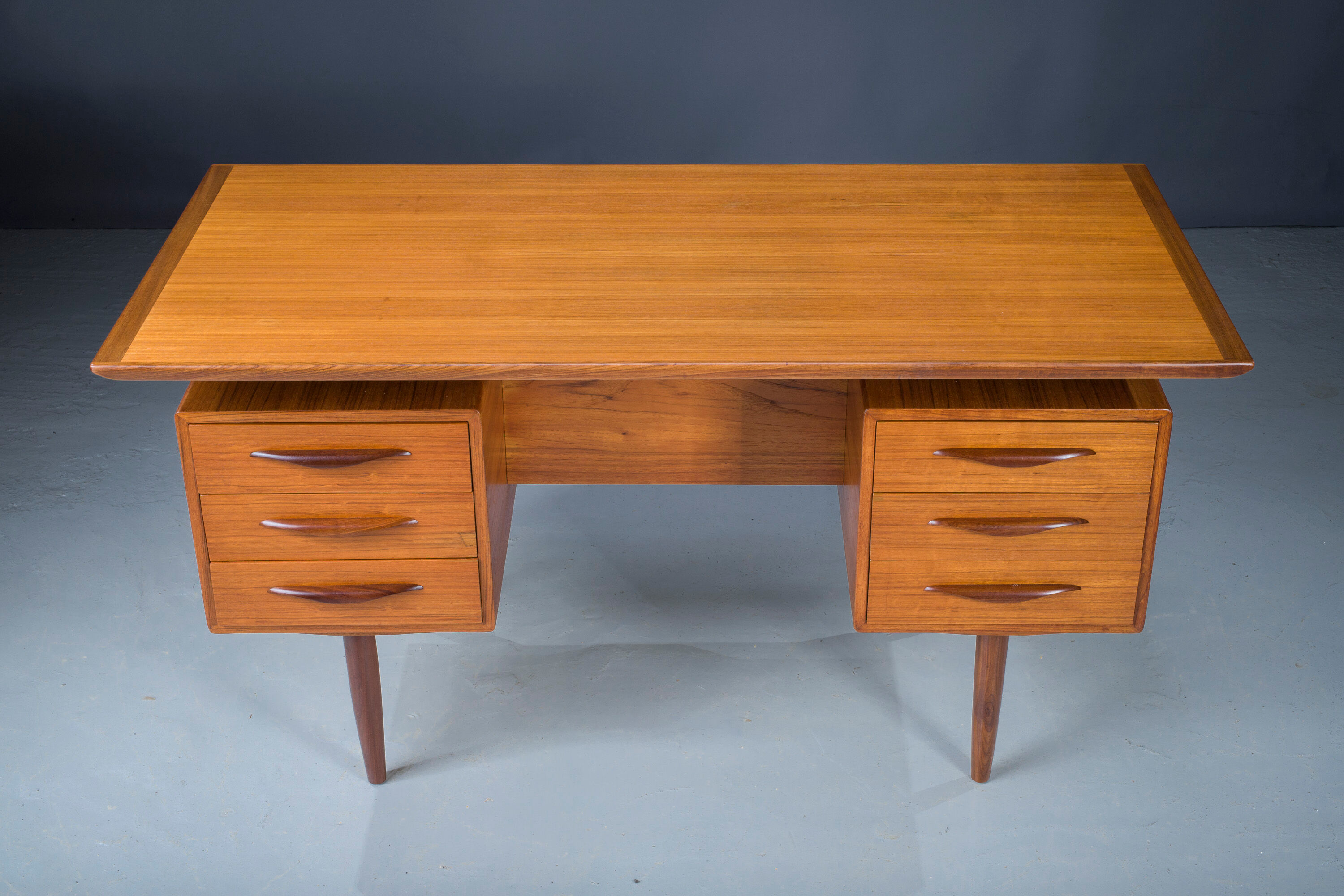 Mid-Century Danish Desk in Teak, 1970s