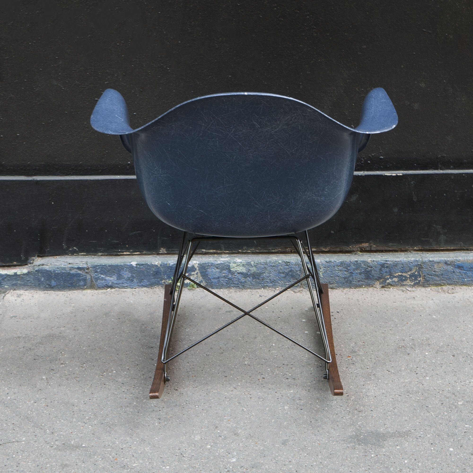 Rocking chair RAR Navy Blue by Charles & Ray Eames - Herman Miller-1970