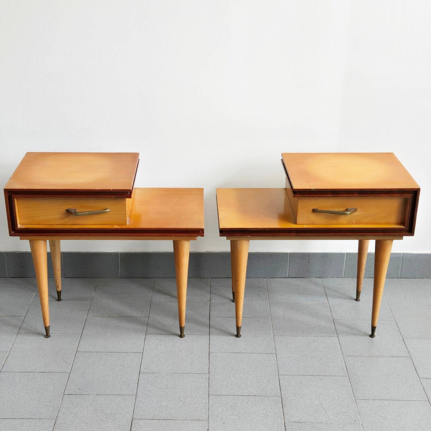Paire de chevets asymétiques, 1960