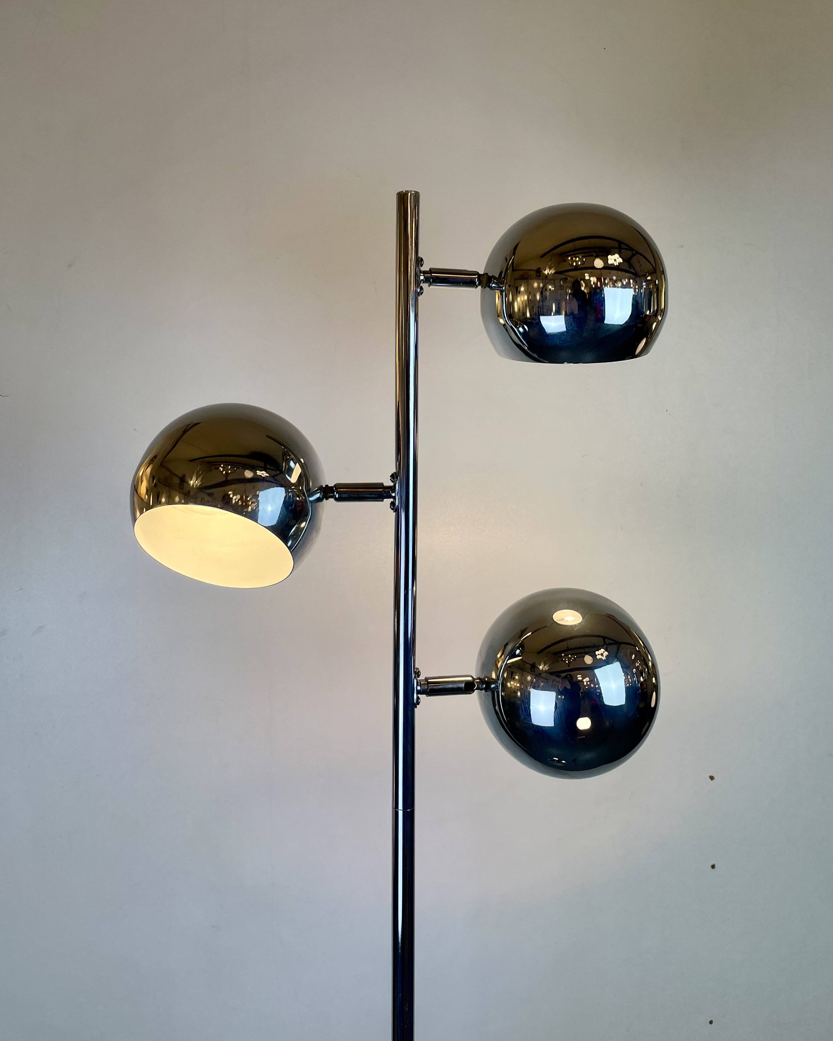 Space-Age Chrome Floor Lamp, Italy, 1970s
